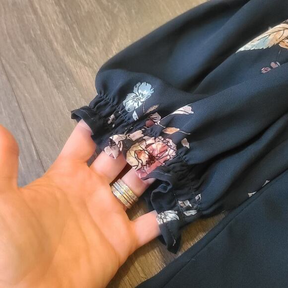 Eyeshadow Plus Size Lightweight Floral Open Shoulder Blouse - Picture 2 of 8